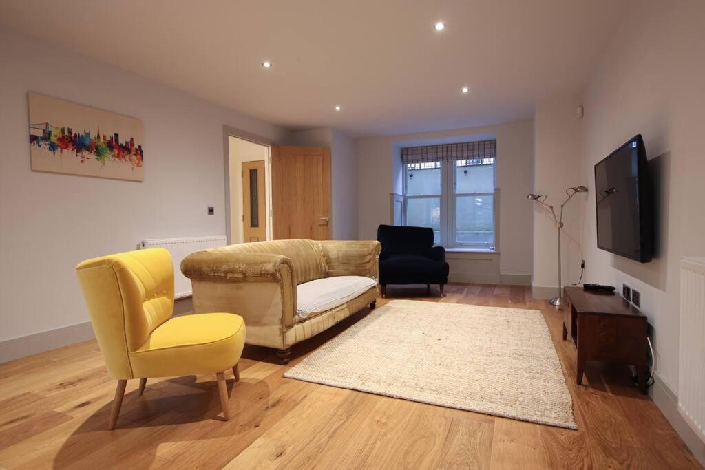 Stylish 2 Bed Home In The Heart Of Clifton Бристол Екстериор снимка